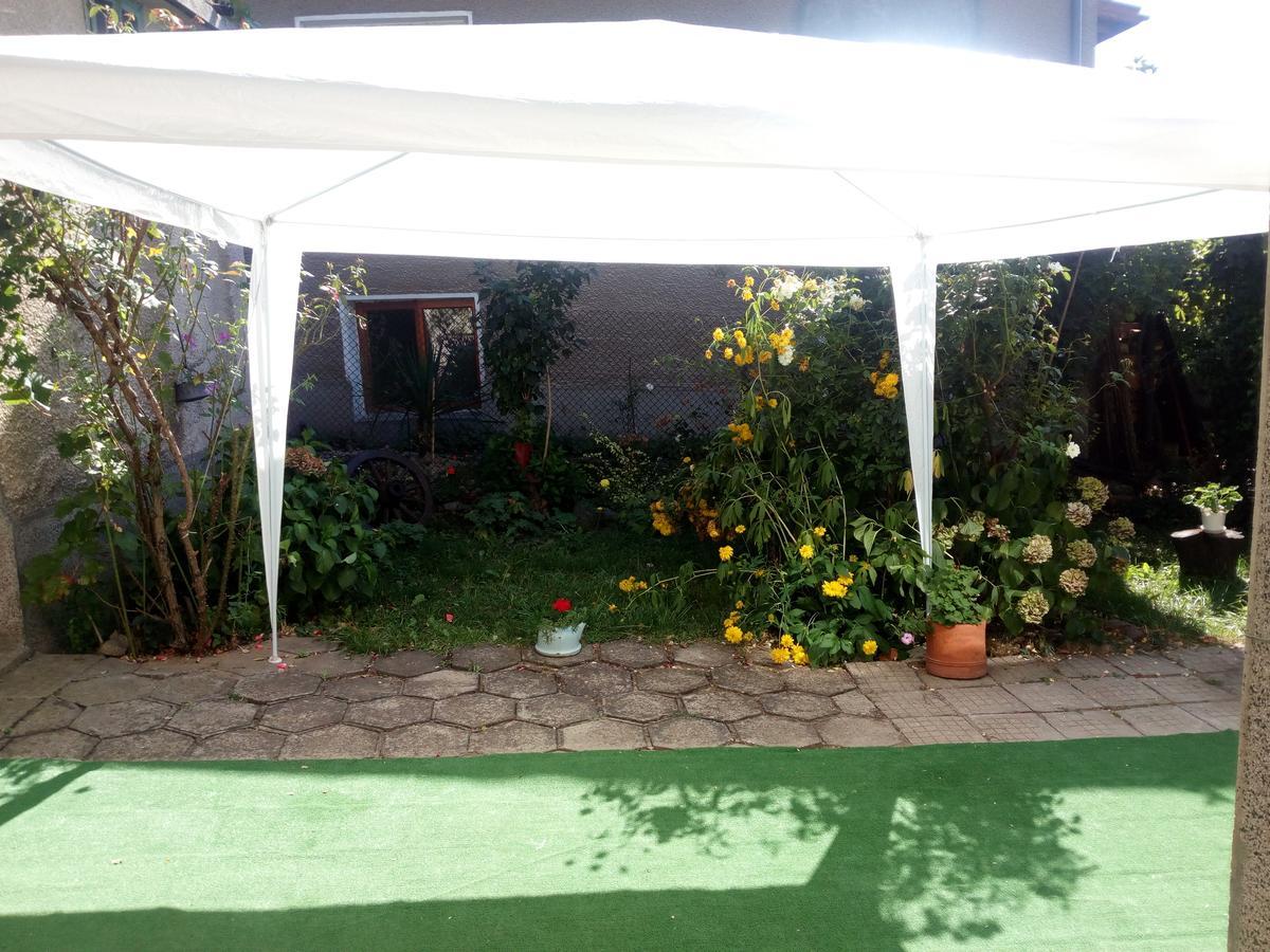 Guest House Emiliya Ovchartsi  Exterior photo